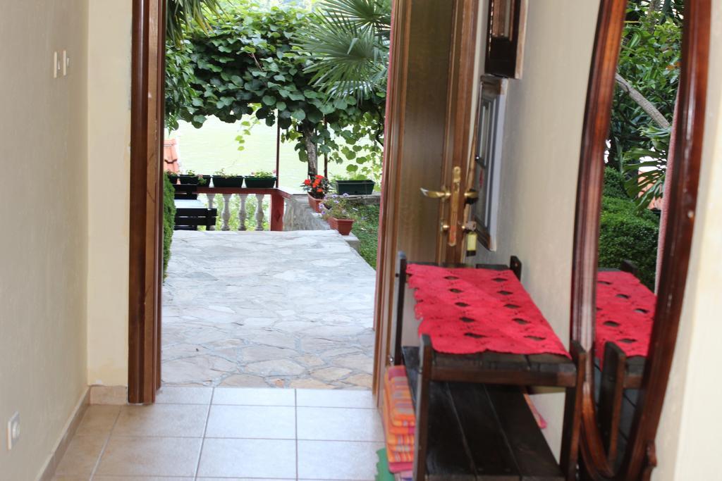 Apartments Mijuskovic ดอนิมอรินิ ภายนอก รูปภาพ